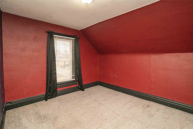 1841 Des Moines Street, Des Moines, IA 50316