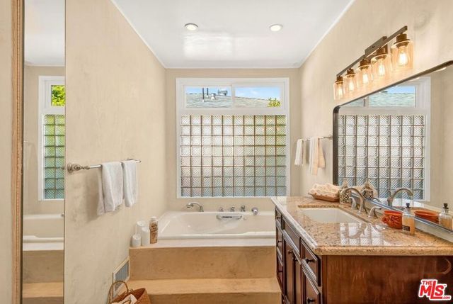 2940 Cardiff Avenue, Los Angeles, CA 90034