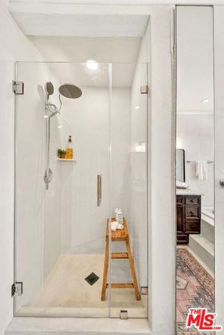 2940 Cardiff Avenue, Los Angeles, CA 90034