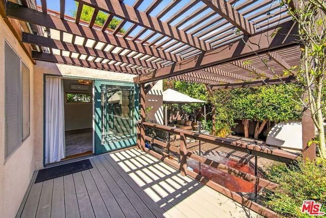 2940 Cardiff Avenue, Los Angeles, CA 90034