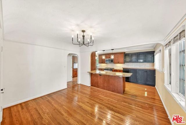 2940 Cardiff Avenue, Los Angeles, CA 90034