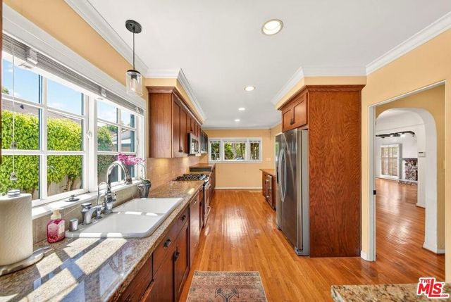 2940 Cardiff Avenue, Los Angeles, CA 90034