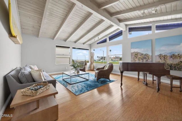 1248 Marthas Vineyard Court, Ventura, CA 93001