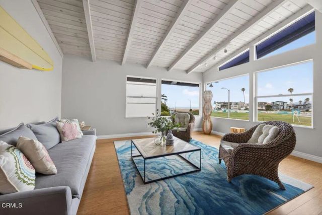1248 Marthas Vineyard Court, Ventura, CA 93001