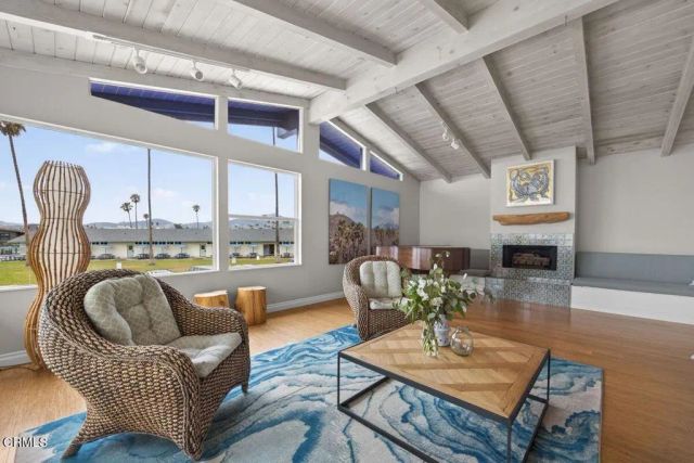 1248 Marthas Vineyard Court, Ventura, CA 93001