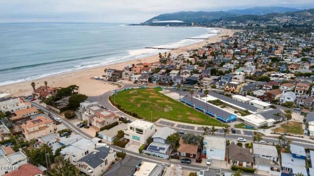 1248 Marthas Vineyard Court, Ventura, CA 93001