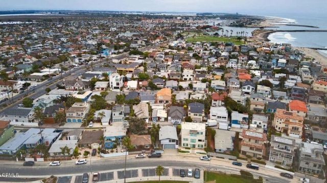 1248 Marthas Vineyard Court, Ventura, CA 93001
