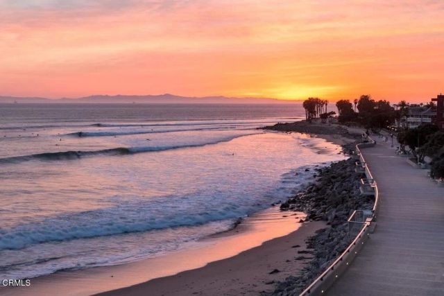 1248 Marthas Vineyard Court, Ventura, CA 93001