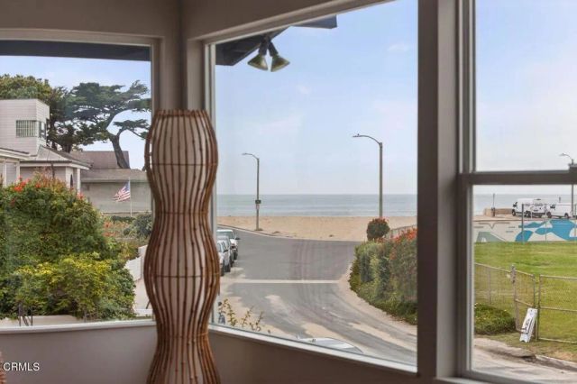 1248 Marthas Vineyard Court, Ventura, CA 93001