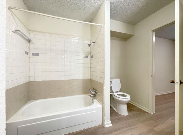 904 N Meadows DR D, Austin, TX 78758