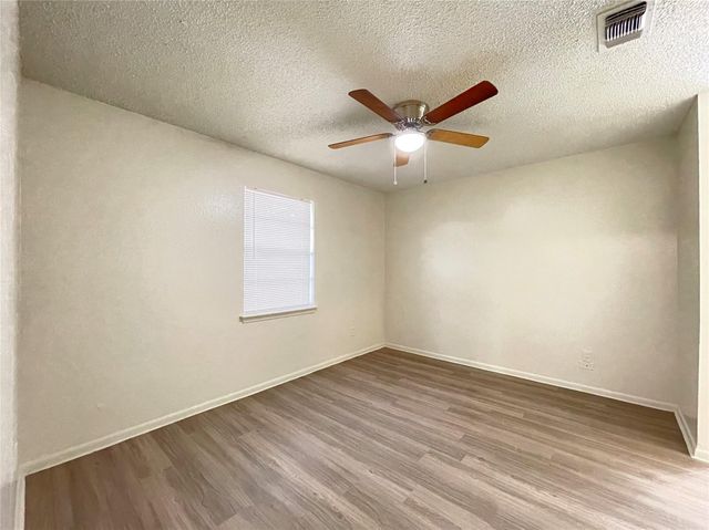 904 N Meadows DR D, Austin, TX 78758