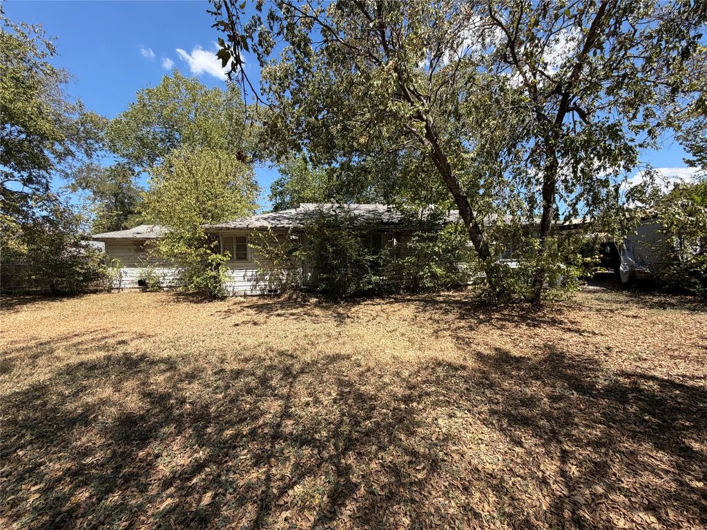 107 W Elm, Alvarado, TX 76009 — photo 2