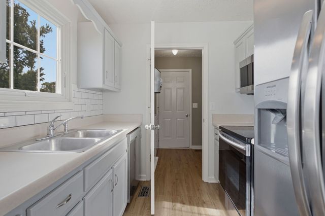 708 Eaglesham Dr, Christiana, TN 37037