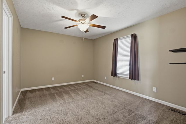 708 Eaglesham Dr, Christiana, TN 37037