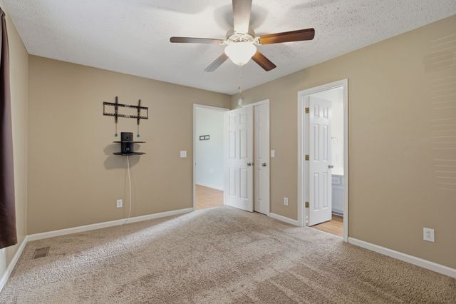 708 Eaglesham Dr, Christiana, TN 37037