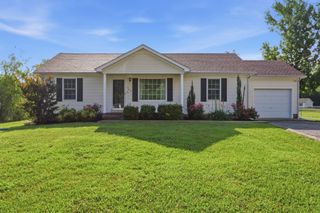 708 Eaglesham Dr, Christiana, TN 37037