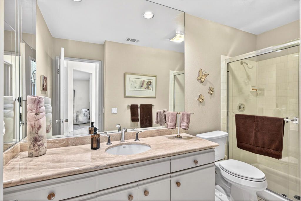 Image 11 of property listing at 39228 Gladiolus Lane, Palm Desert, CA 92211