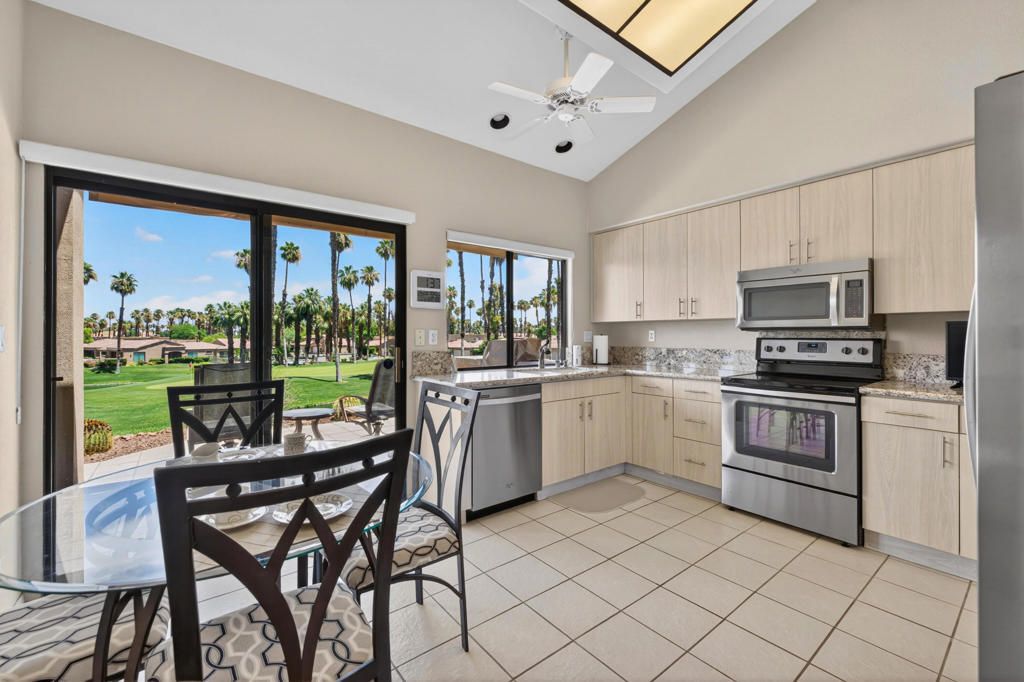 Image 2 of property listing at 39228 Gladiolus Lane, Palm Desert, CA 92211