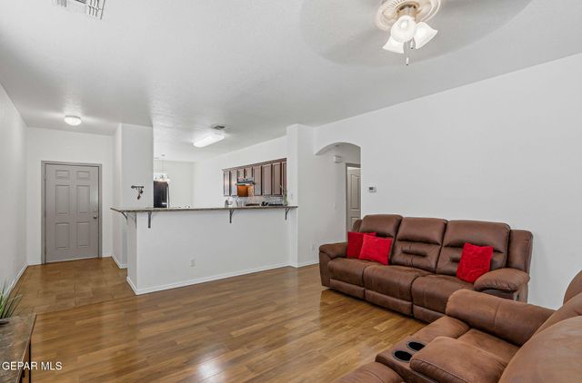 13135 Kestrel Avenue, El Paso, TX 79928