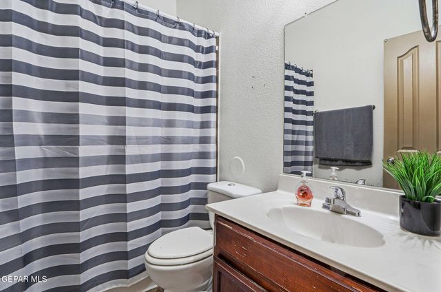 13135 Kestrel Avenue, El Paso, TX 79928