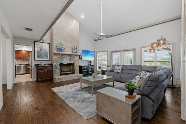 708 WARREN ROAD, Lutz, FL 33548