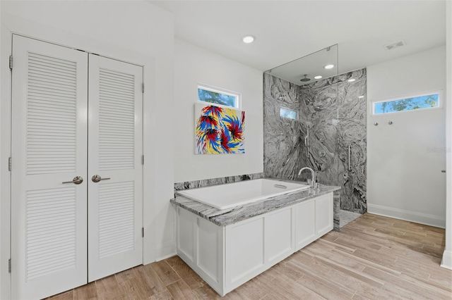 708 WARREN ROAD, Lutz, FL 33548