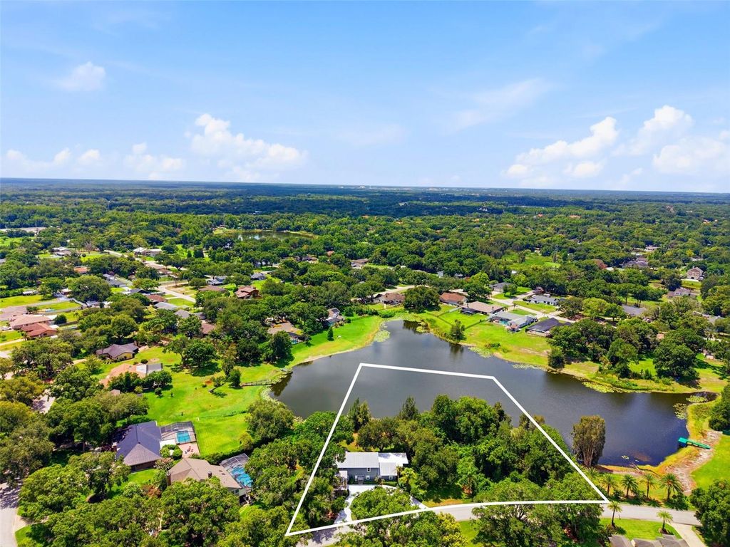 708 WARREN ROAD, Lutz, FL 33548