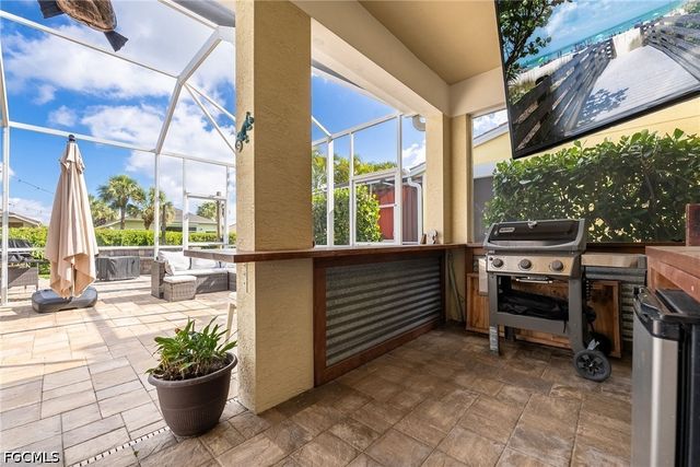 2489 Sutherland CT, Cape Coral, FL 33991