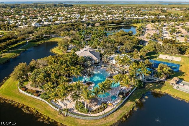 2489 Sutherland CT, Cape Coral, FL 33991