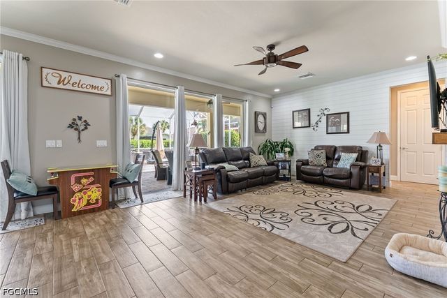 2489 Sutherland CT, Cape Coral, FL 33991