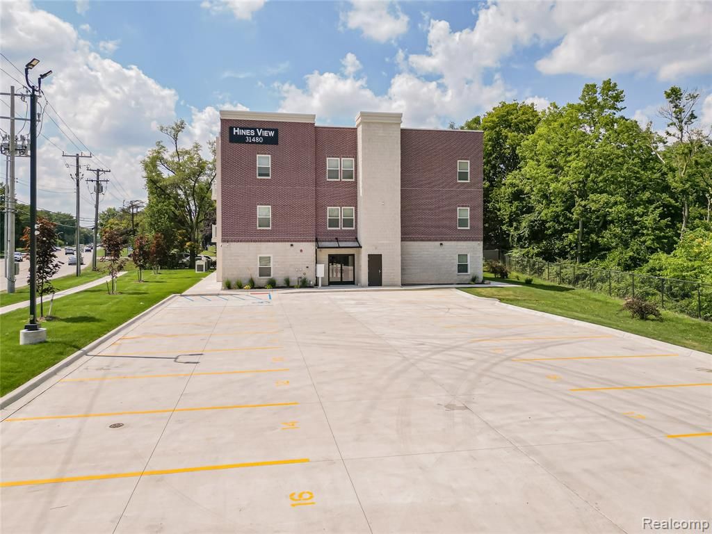 31480 Warren Road 303, Westland, MI 48185