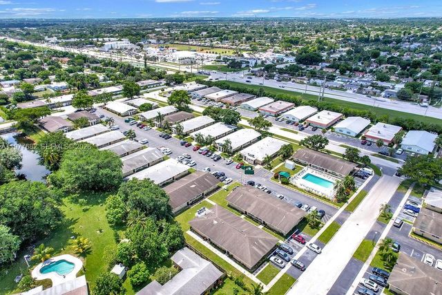 6900 SW 5th St, Margate, FL 33068