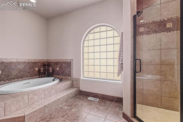 1170 W Loasa Drive, Pueblo, CO 81007