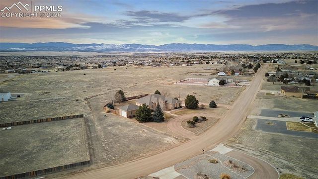 1170 W Loasa Drive, Pueblo, CO 81007