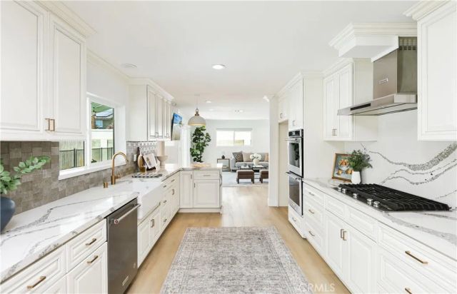 13631 University, Westminster, CA 92683