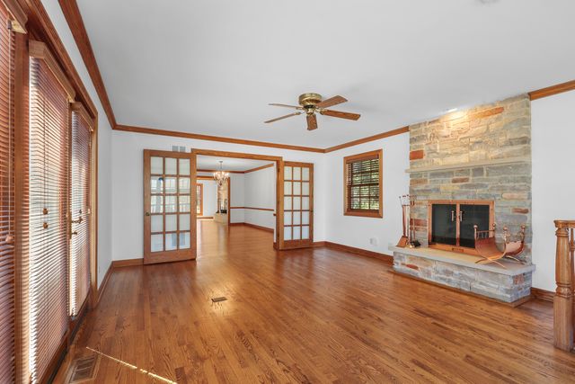 4143 Three Lakes Court, Long Grove, IL 60047