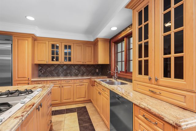 4143 Three Lakes Court, Long Grove, IL 60047