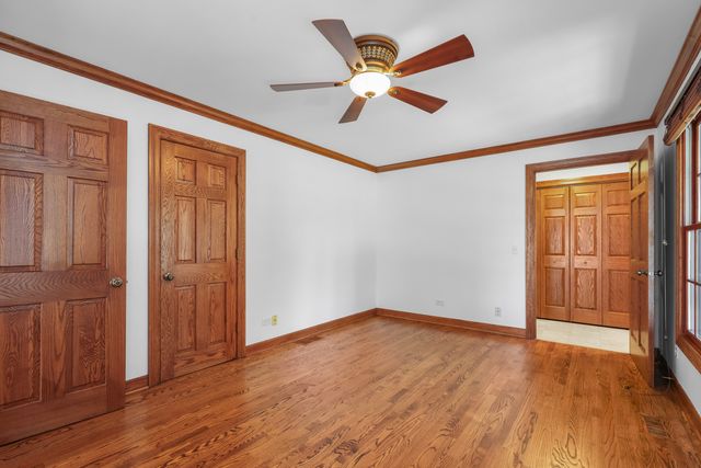 4143 Three Lakes Court, Long Grove, IL 60047