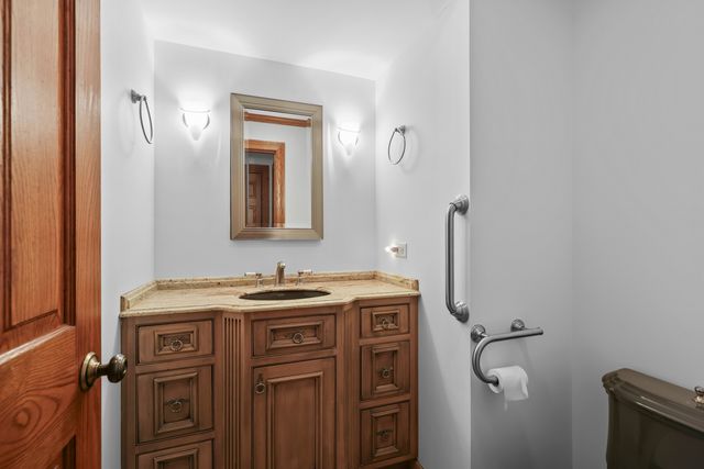 4143 Three Lakes Court, Long Grove, IL 60047