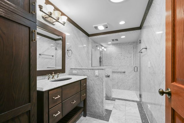 4143 Three Lakes Court, Long Grove, IL 60047