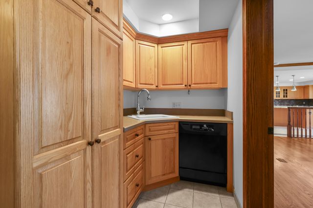 4143 Three Lakes Court, Long Grove, IL 60047