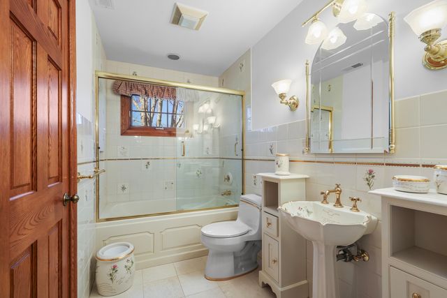 4143 Three Lakes Court, Long Grove, IL 60047