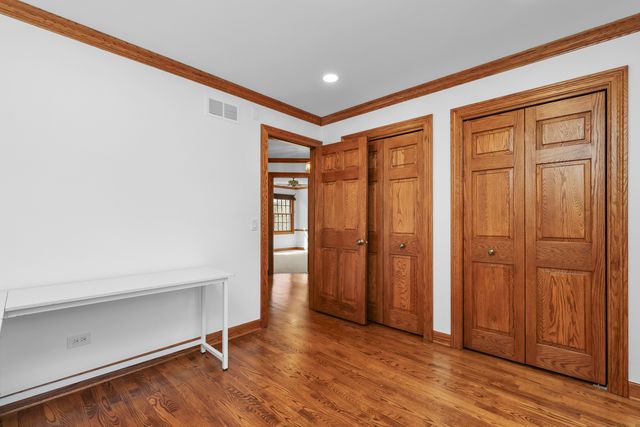 4143 Three Lakes Court, Long Grove, IL 60047