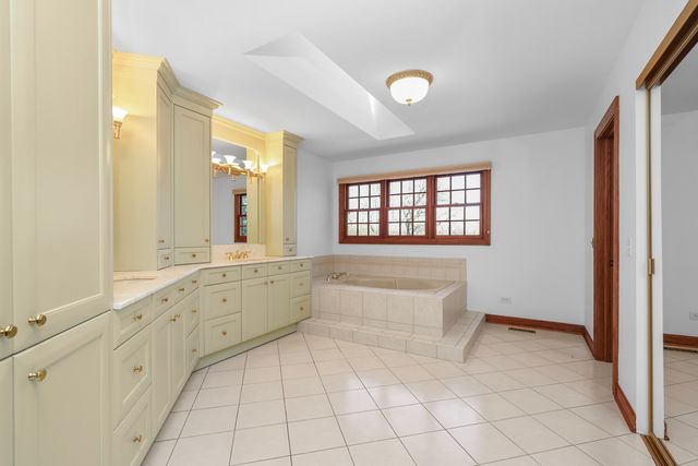 4143 Three Lakes Court, Long Grove, IL 60047