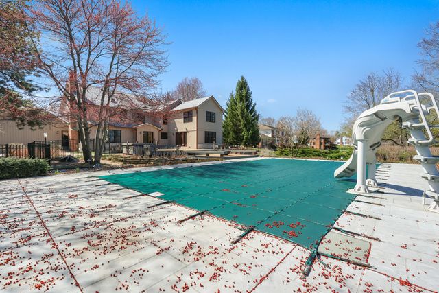 4143 Three Lakes Court, Long Grove, IL 60047