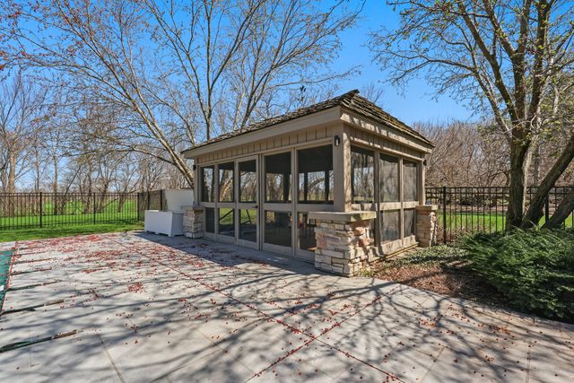 4143 Three Lakes Court, Long Grove, IL 60047