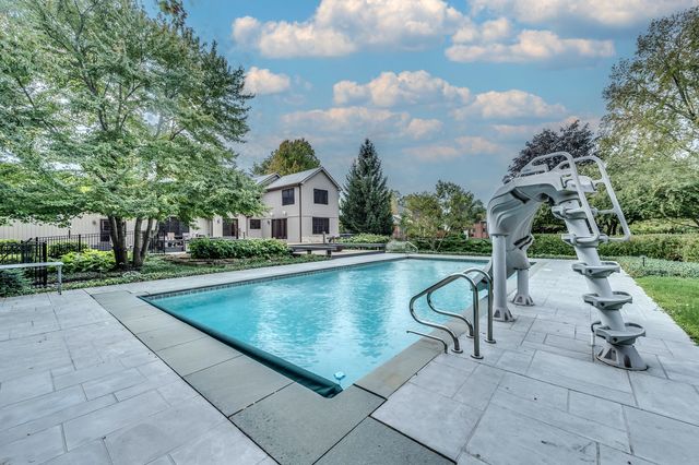 4143 Three Lakes Court, Long Grove, IL 60047