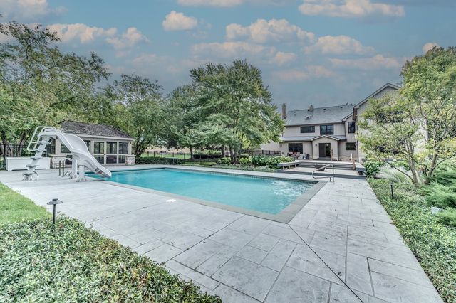 4143 Three Lakes Court, Long Grove, IL 60047