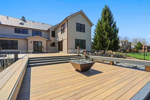 4143 Three Lakes Court, Long Grove, IL 60047