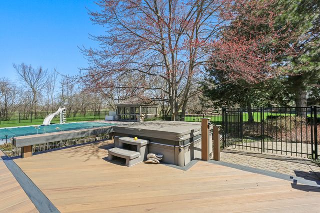 4143 Three Lakes Court, Long Grove, IL 60047